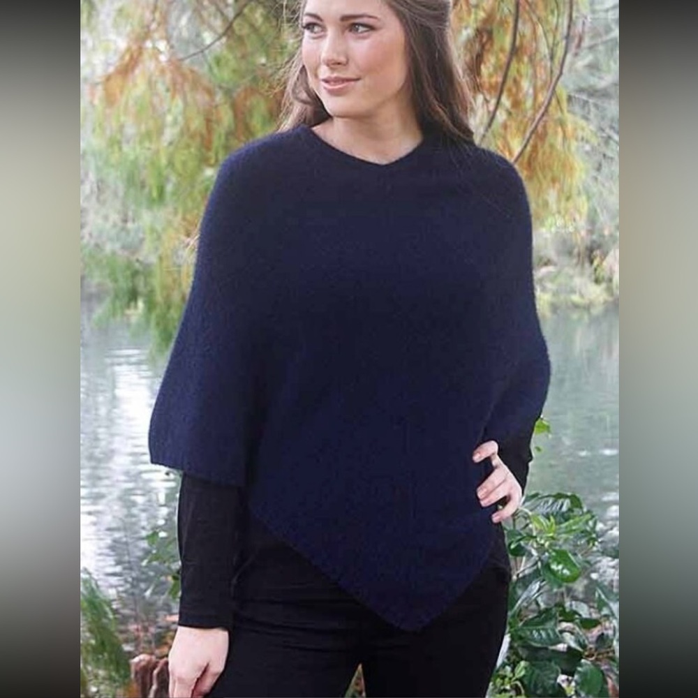 LOTHLORIAN KNITWEAR Possum Merino Plain Poncho Midnight Color